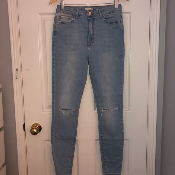 Forever 21 high-rise ripped skinny jeans - Picture 2 of 7
